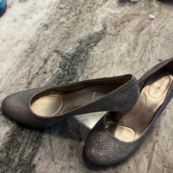 Sparkling heels! Everyone needs a little sparkle in their life!! 🤩 - Picture 4 of 7